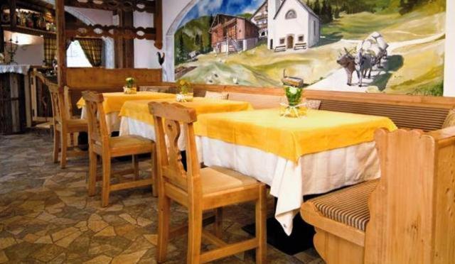 Hotel Madonnina Resort And Wellness Soraga Kültér fotó