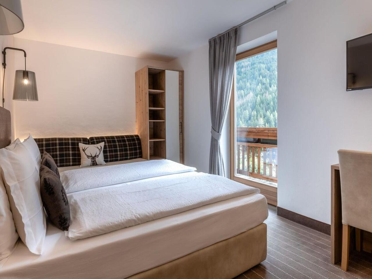 Hotel Madonnina Resort And Wellness Soraga Kültér fotó